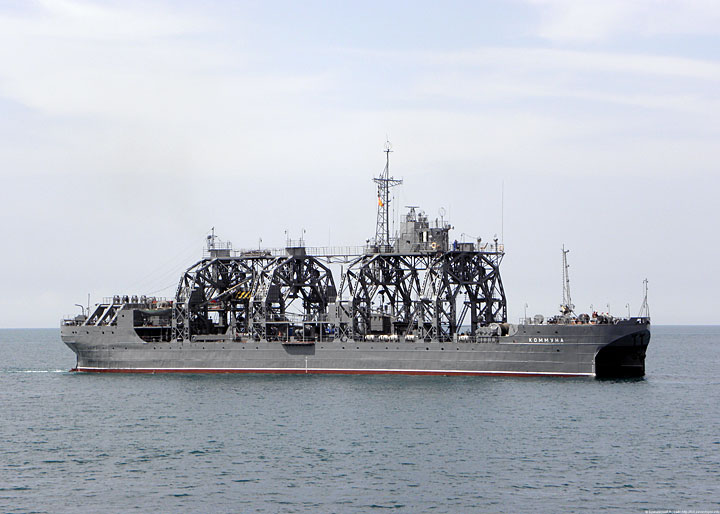 Salvage ship "Kommuna"