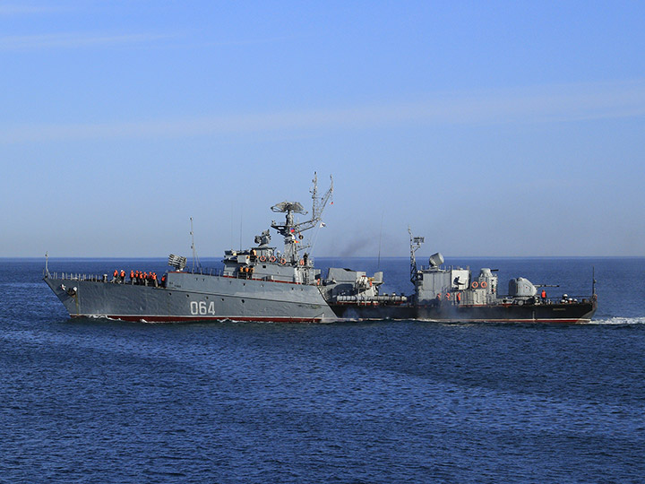 ASW Corvette Muromets leaving Sevastopol harbor