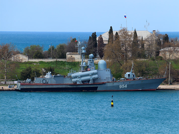 Missile Corvette Ivanovets, Quarantine Bay, Sevastopol