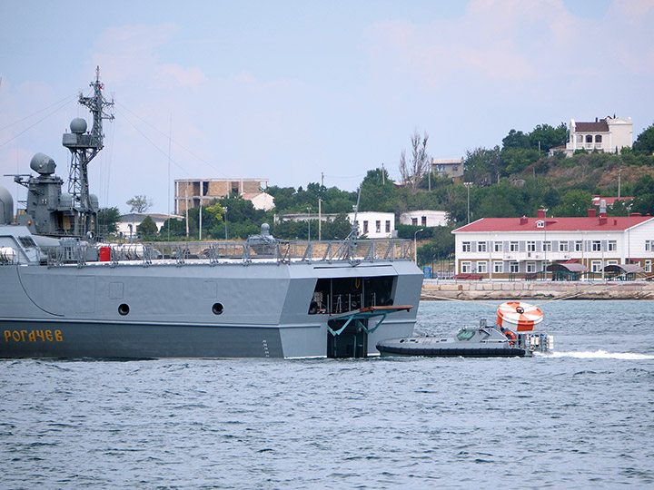 Stern of the Dmitry Rogachev patrol ship and his combat boat