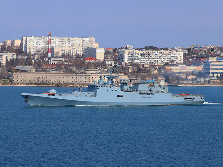 Frigate Admiral Essen without pennant number leaving Sevastopol harbor