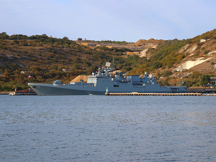 Frigate Admiral Essen of the Black Sea Fleet of the Russian Federation on fuel bunkering