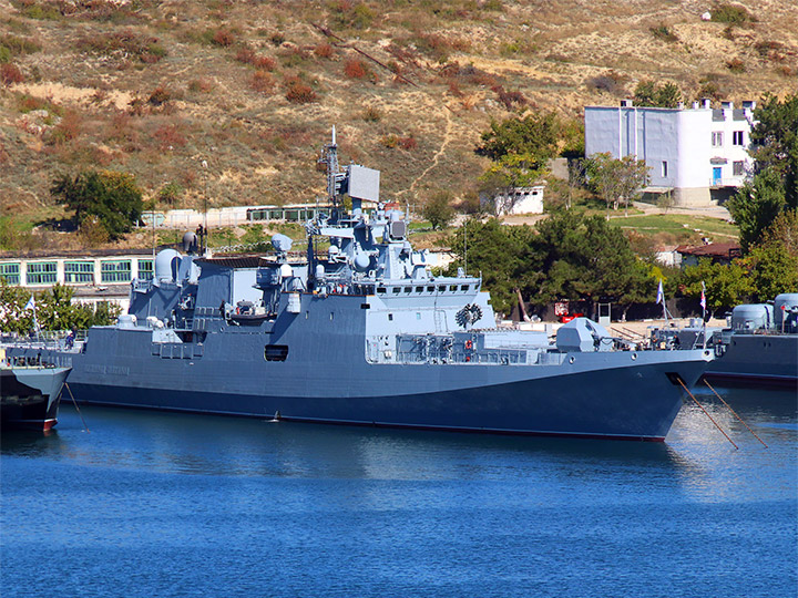 Frigate Admiral Makarov of Project 11356 at the pier