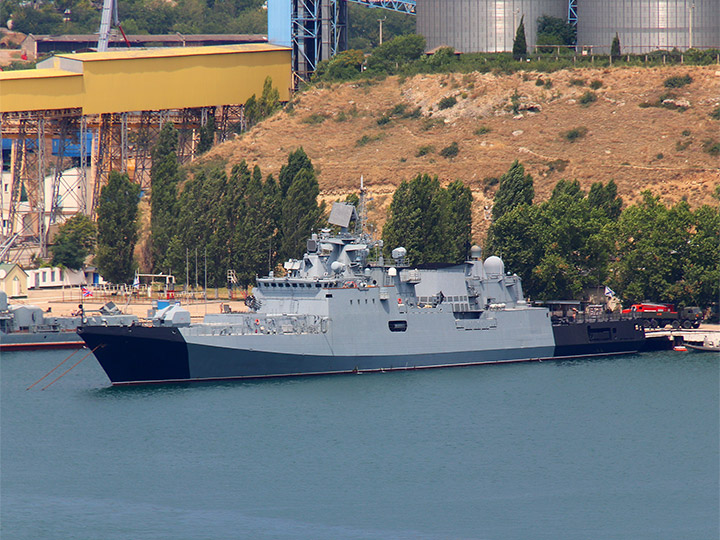 Frigate Admiral Makarov of the Black Sea Fleet in camouflage paint at the pier