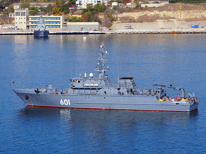 Seagoing Minesweeper Ivan Antonov in the bay of Sevastopol
