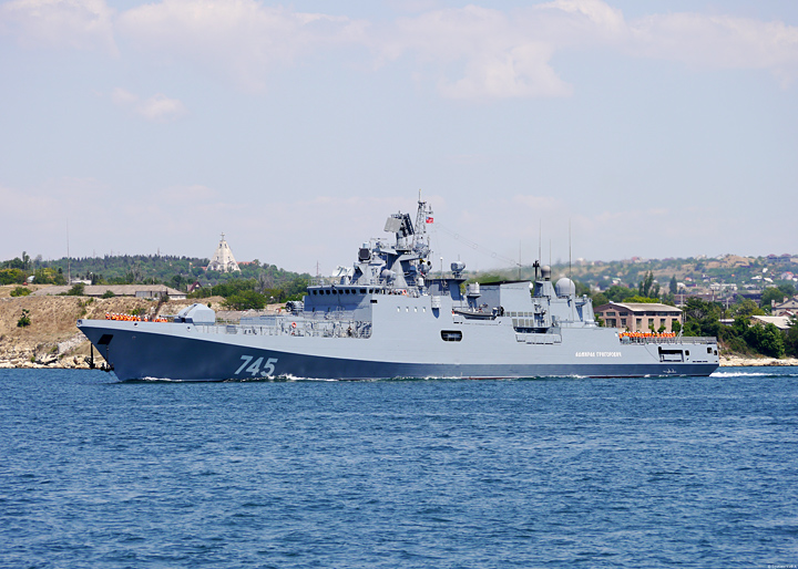 Сторожевой корабль "Адмирал Григорович" выходит в море