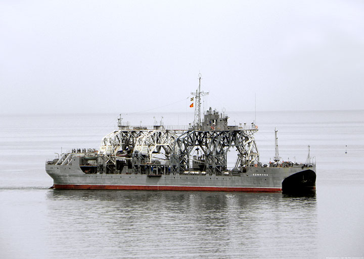 Salvage Ship "Kommuna"
