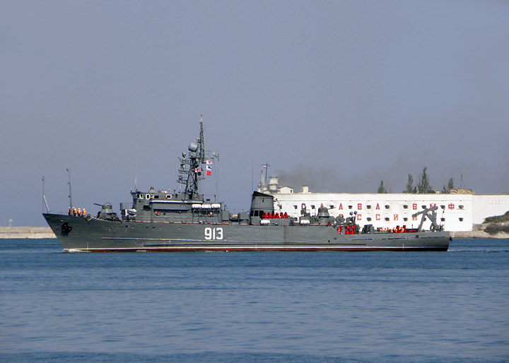 Seagoing Minesweeper "Kovrovets"