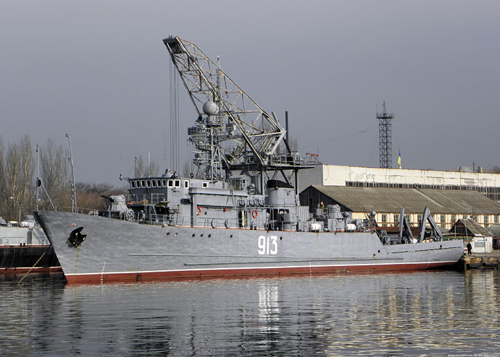 Seagoing Minesweeper "Kovrovets"