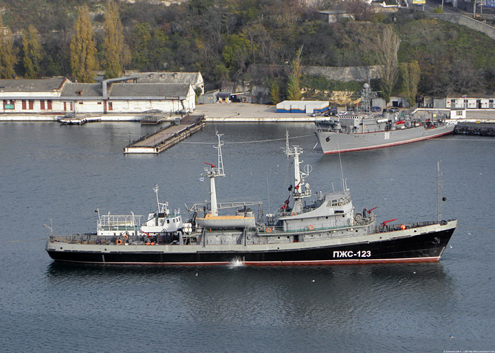 Противопожарное судно "ПЖС-123"