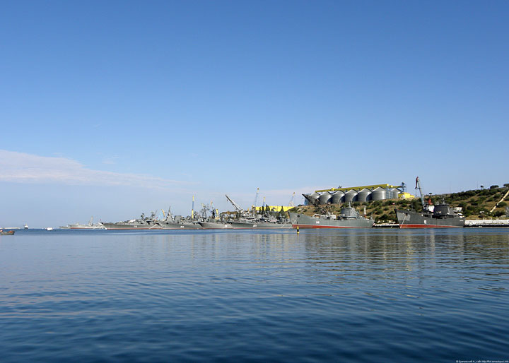 Корабли Черноморского флота у причала