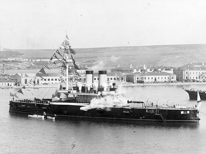 Эскадренный броненосец "Чесма" Черноморского флота в Севастополе