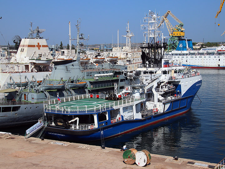 Seagoing Tug Kapitan Nayden, Southern Bay, Sevastopol