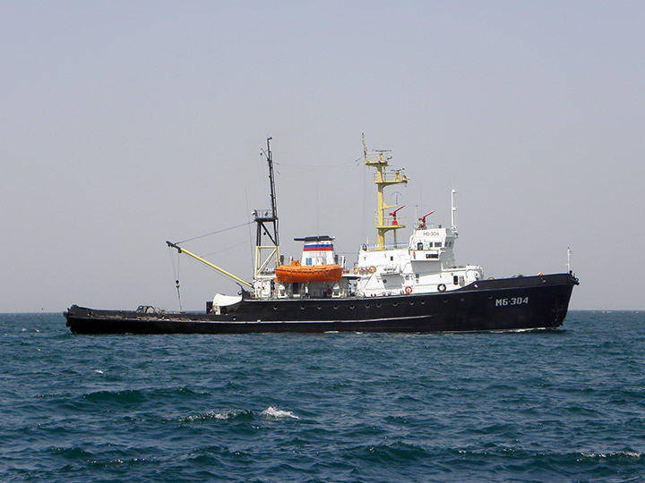Морской буксир "МБ-304" - вид на правый борт