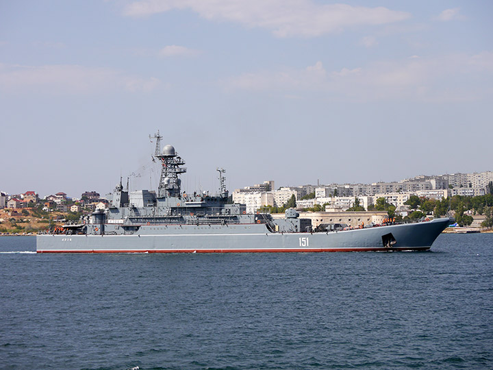 БДК "Азов" Черноморского флота на ходу