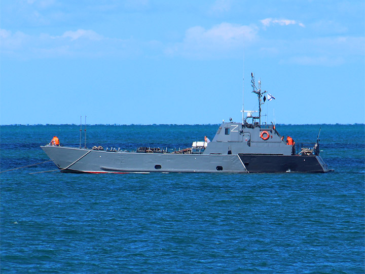 Десантный катер Д-144 проекта 11770 Черноморского флота