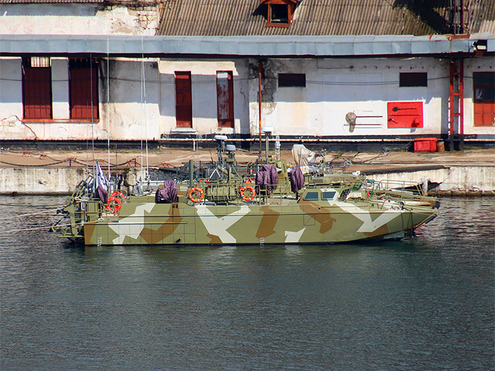 Десантный катер "Д-309" в Южной бухте Севастополя