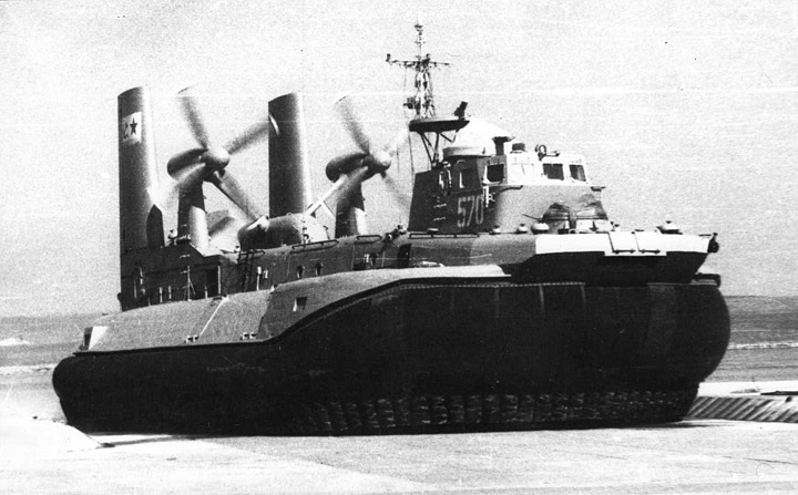 Десантно-штурмовой катер на воздушной подушке "Д-346" Черноморского флота