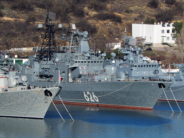 Большиой противолодочный корабль "Вице-адмирал Кулаков" Северного флота в Севастополе