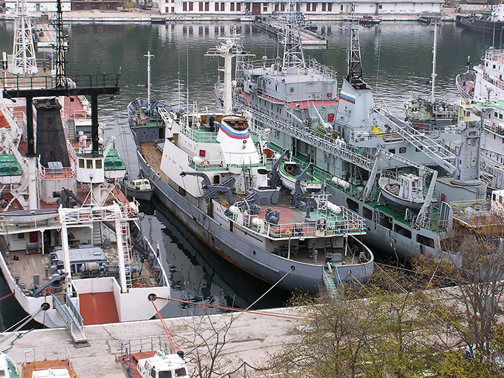 Гидрографическое судно "Челекен" Черноморского Флота