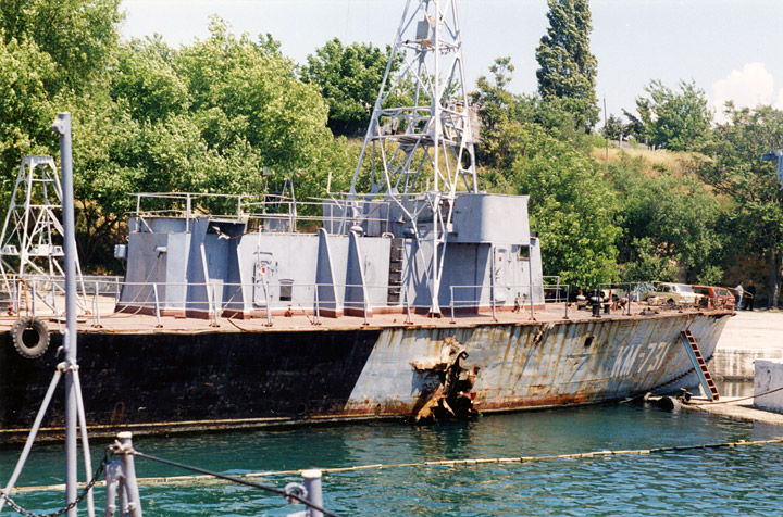 Катер-мишень "КМ-731" Черноморского Флота после возвращения со сбор-похода