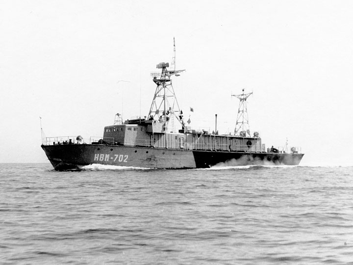 Катер-водитель мишеней КВМ-702 Черноморского Флота в море
