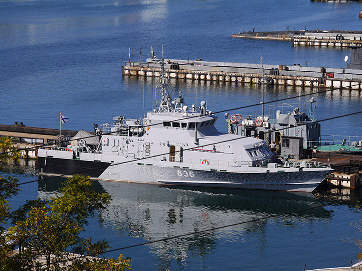 Противодиверсионный катер "П-355" Черноморского флота в Севастополе