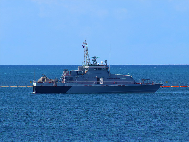 Противодиверсионный катер П-424 "Кинель" Черноморского флота на боевом дежурстве