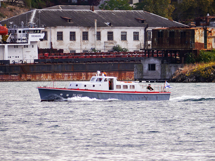 Рейдовый катер "РК-1287" Черноморского флота на ходу