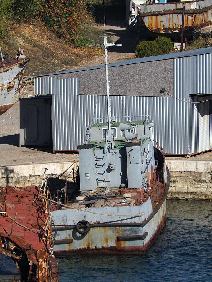 Рейдовый катер РК-1573 в Стрелецкой бухте Севастополя