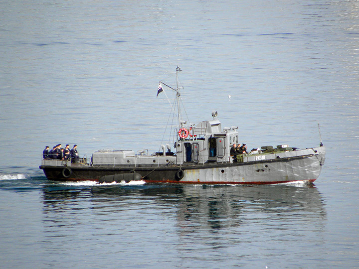 Рейдовый катер "РК-518" в Севастопольской бухте