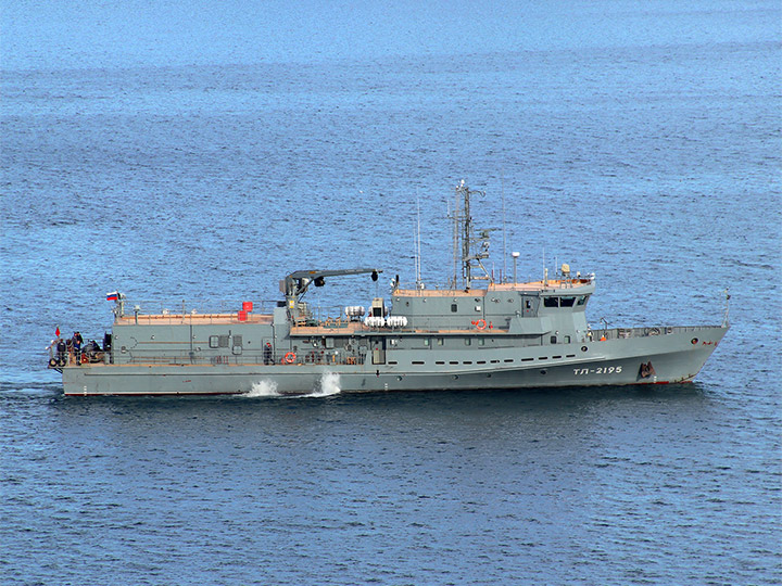 Катер-торпедолов "ТЛ-2195" - вид на правый борт