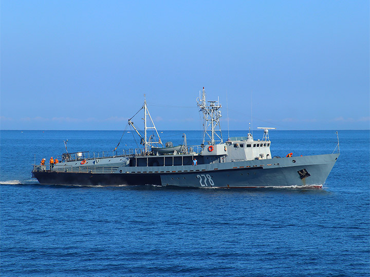 Катер-торпедолов ТЛ-278 Черноморского флота на ходу