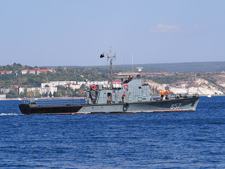 Катер-торпедолов "ТЛ-857" на ходу