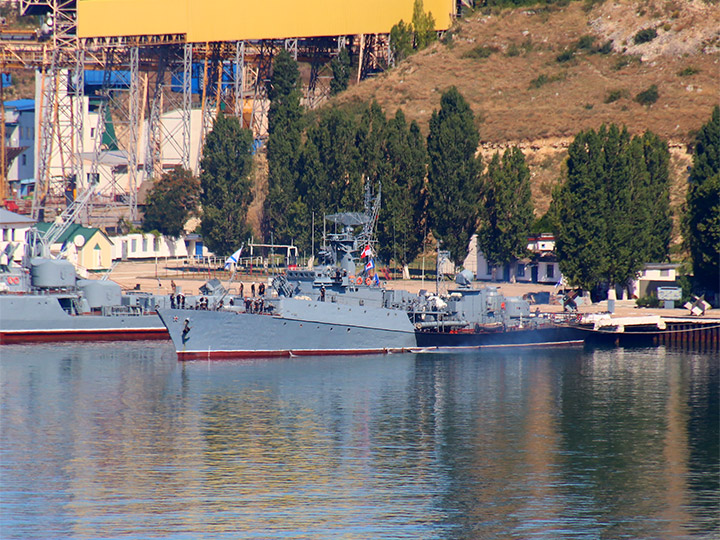 Малый противолодочный корабль "Касимов" ЧФ РФ у причала в Севастопольской бухте