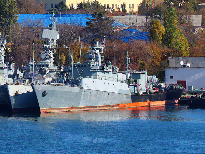 МПК "Поворино" Черноморского флота на СРЗ в Севастополе