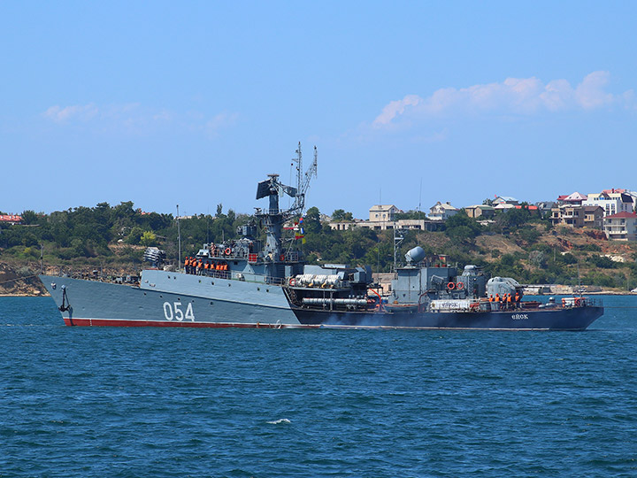 RFS 054 Eysk, a anti-submarine corvette of project 1124M leaving Sevastopol harbor