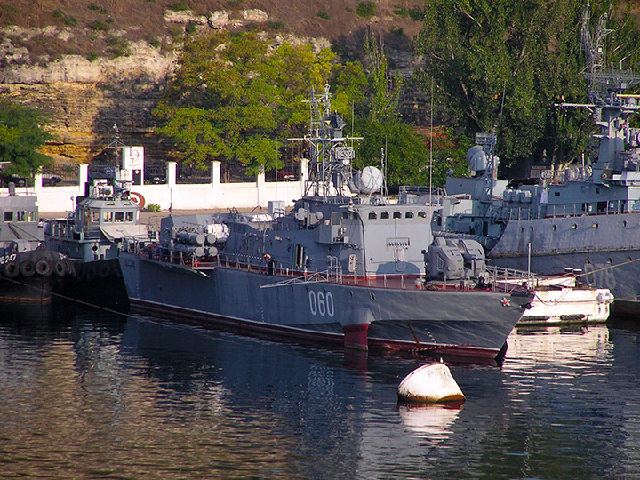 Малый противолодочный корабль "Владимирец" Черноморского флота