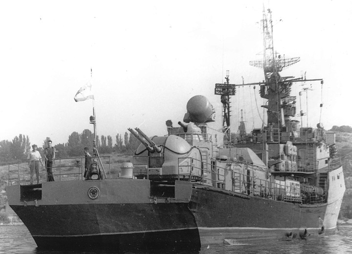 Малый противолодочный корабль "МПК-6" - вид на корму