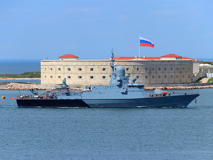 The RFS Tsiklon, a Karakurt Class missile corvette and the Konstaninovskaya battery, Sevastopol