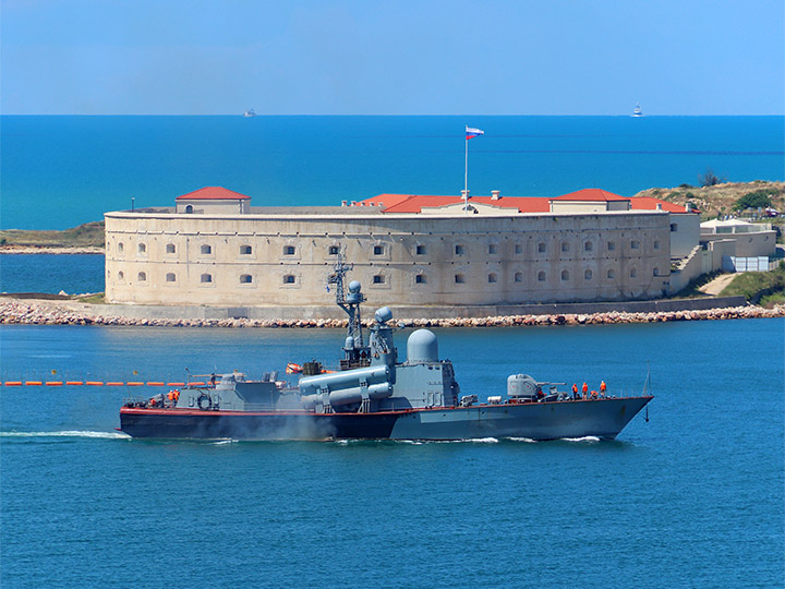 Ракетный катер "Набережные Челны" Черноморского флота без бортового номера