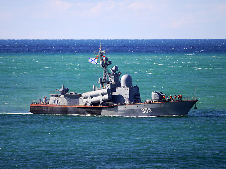 Ракетный катер "Р-60" Черноморского флота РФ
