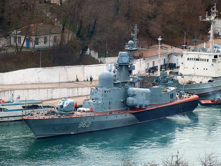 Missile Corvette Shuya with Pantsir-M CIWS, Black Sea Fleet