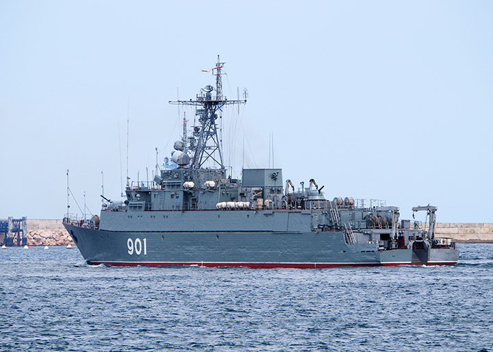 Морской тральщик "Железняков"