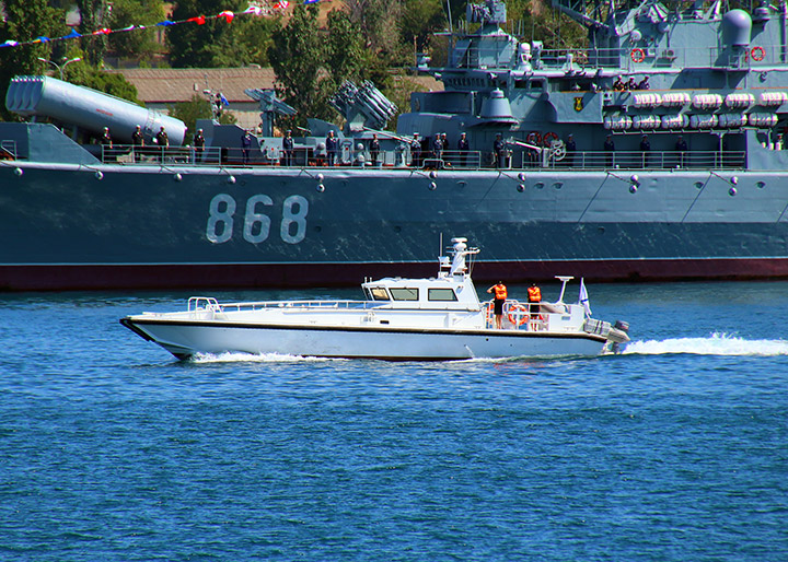 Первый в ВМФ полностью женский экипаж боевого катера П-834 Черноморского флота