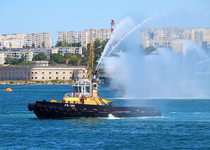 Рейдовый буксир РБ-389