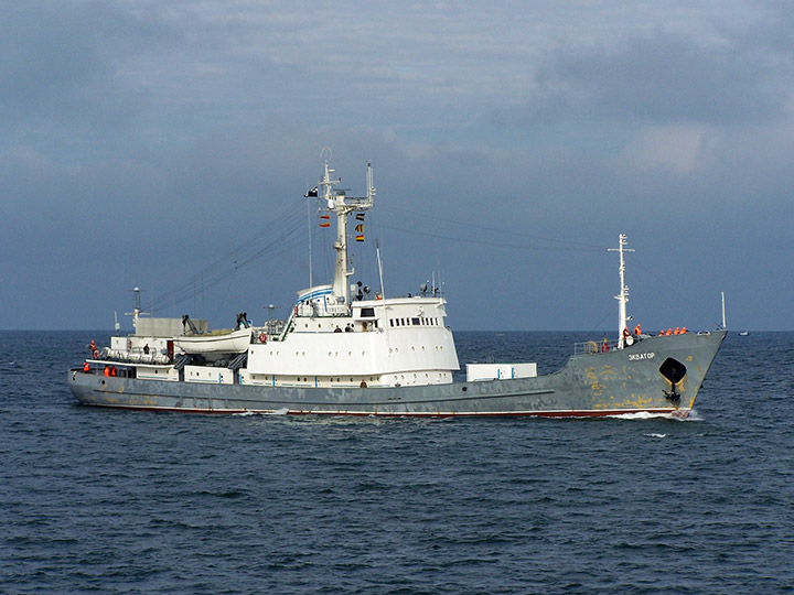 Разведывательный корабль "Экватор" Черноморского флота России