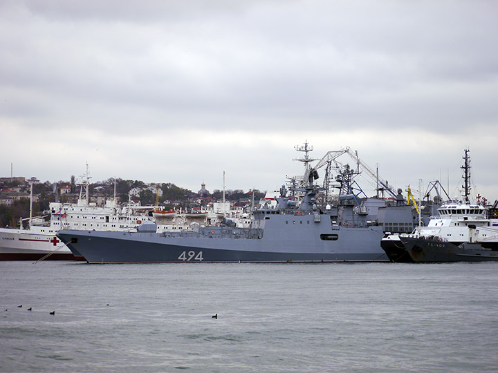 Сторожевой корабль "Адмирал Григорович" в Севастополе