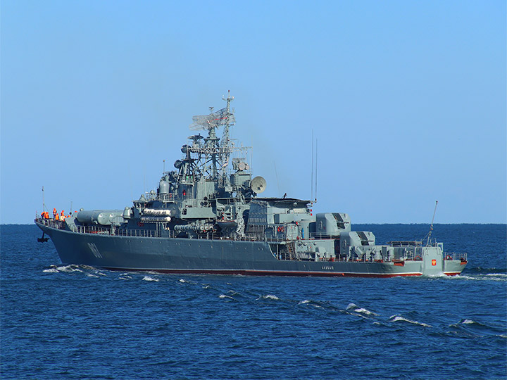 Сторожевой корабль "Ладный" ЧФ РФ выходит в море