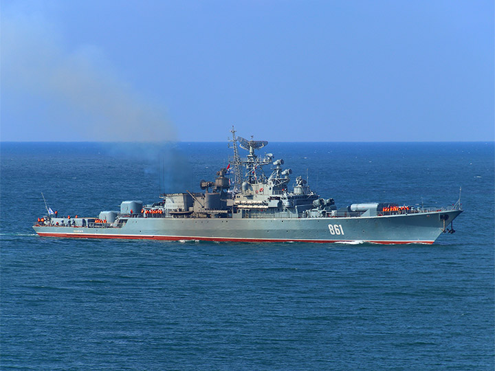 Сторожевой корабль "Ладный" Черноморского флота проекта 1135